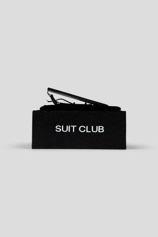 Sort metal slipsenål SUIT CLUB
