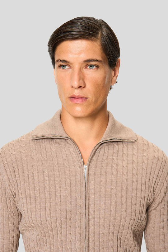 Sand merino kabel cardigan med lynlås
