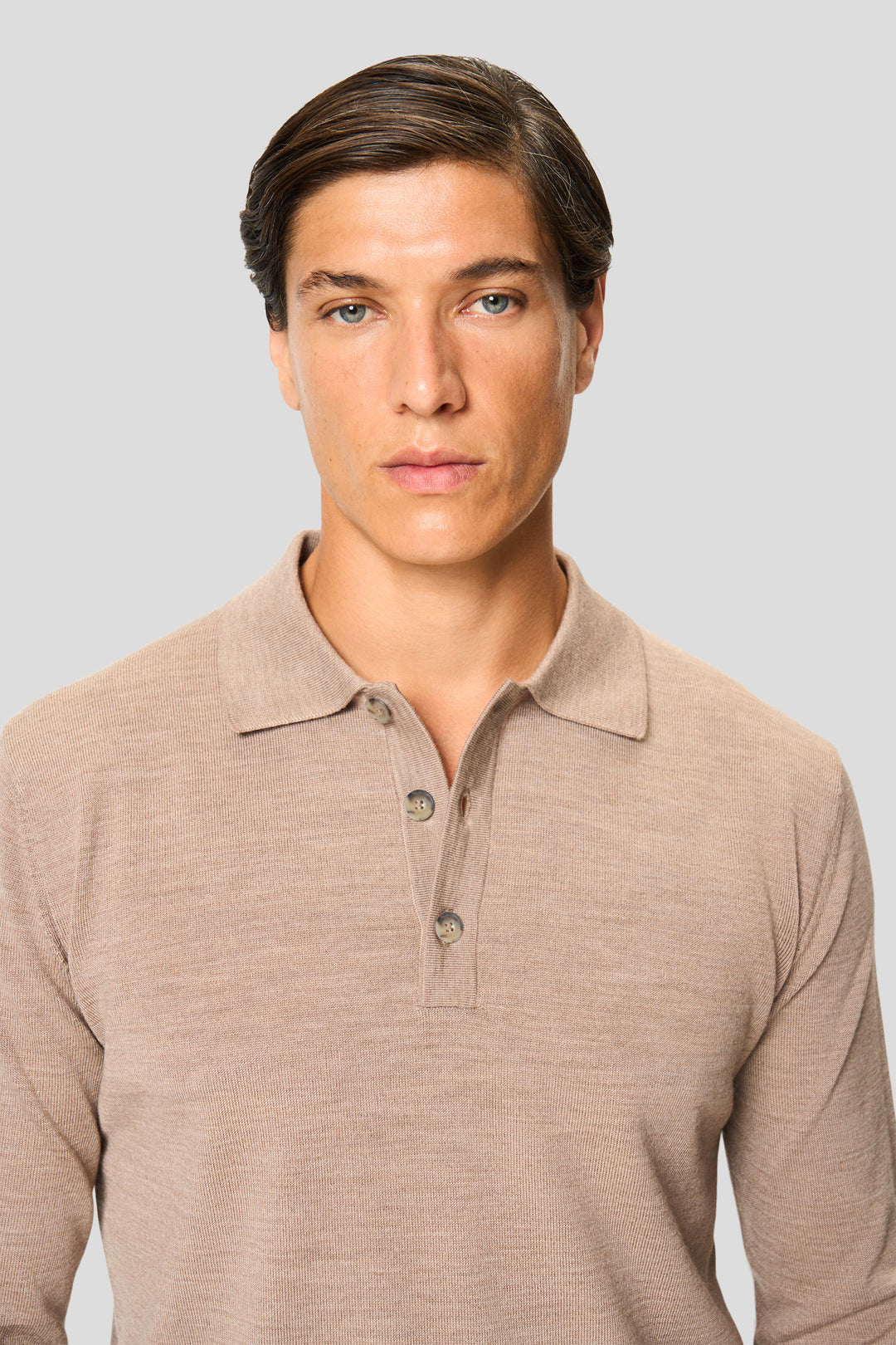 Sand merino langærmet polo med knapper