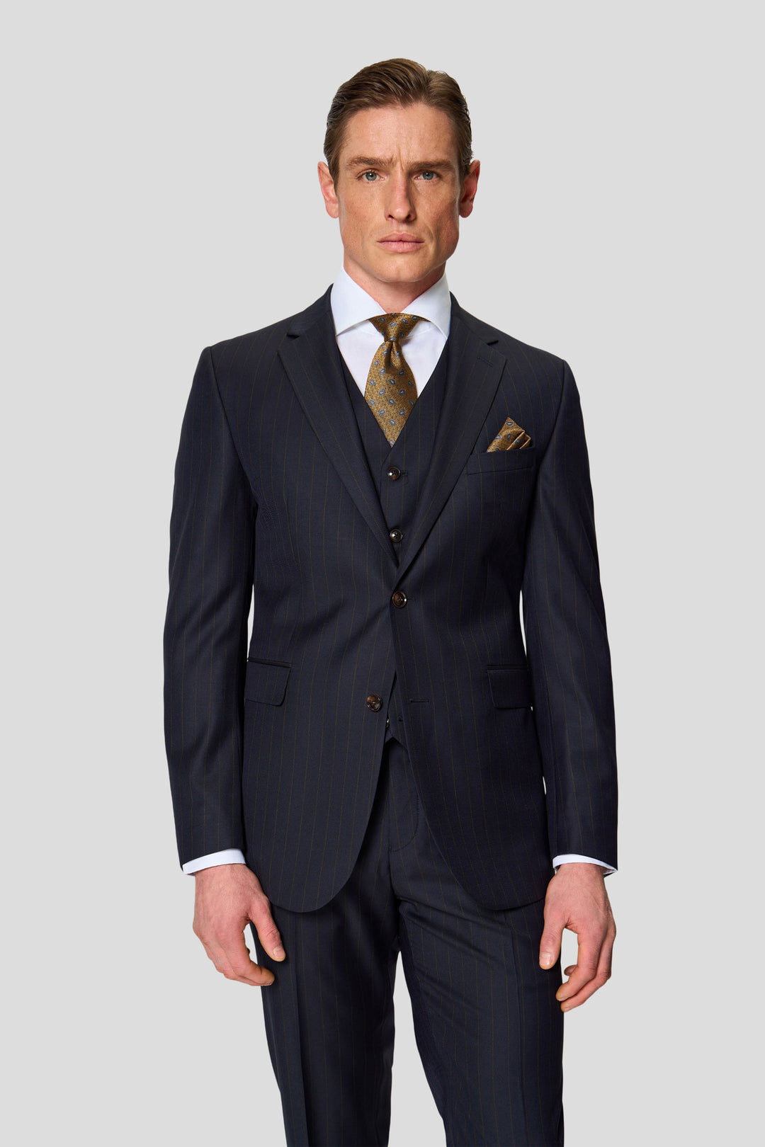HERITAGE navy three-piece jakkesæt med nålestriber MBO
