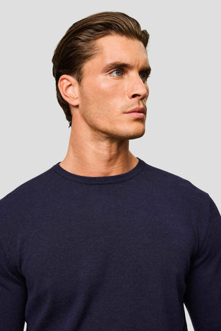 Navy o-neck striktrøje