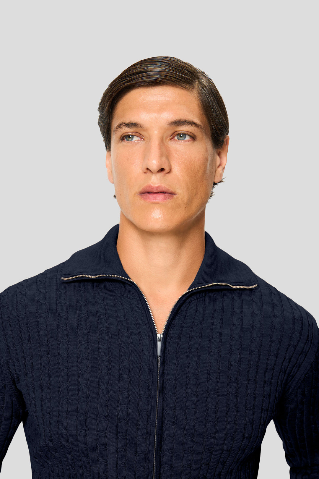 Navy merino kabel cardigan med lynlås
